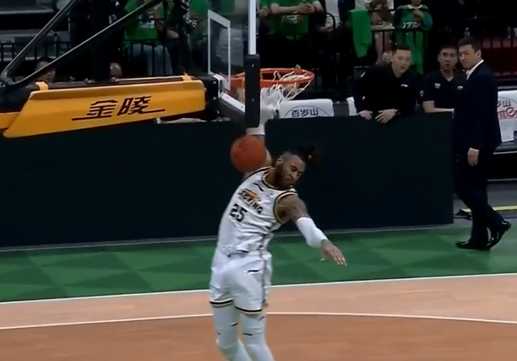 金年会注册 Ning连续二十场比赛得分超过挺进下一轮，瑞士队挑战极限！